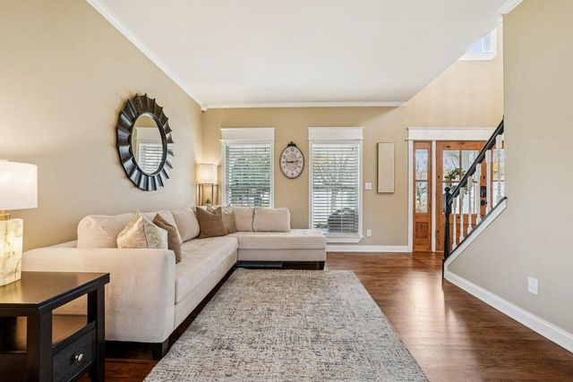 8055 S 85th STREET, Franklin, WI 53132