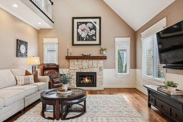 8055 S 85th STREET, Franklin, WI 53132