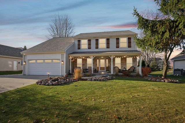 8055 S 85th STREET, Franklin, WI 53132