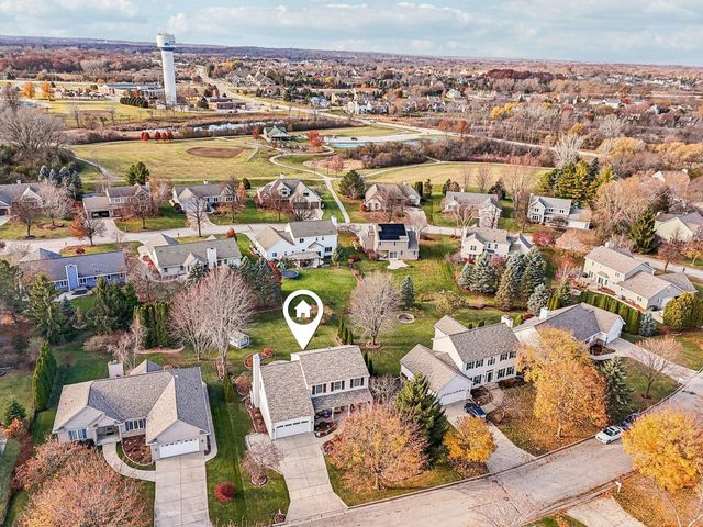 8055 S 85th STREET, Franklin, WI 53132