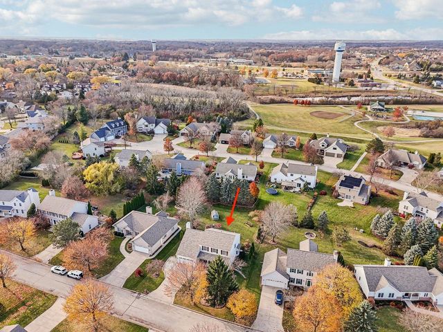 8055 S 85th STREET, Franklin, WI 53132