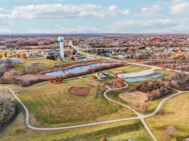 8055 S 85th STREET, Franklin, WI 53132