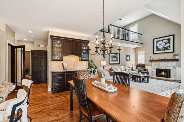 8055 S 85th STREET, Franklin, WI 53132