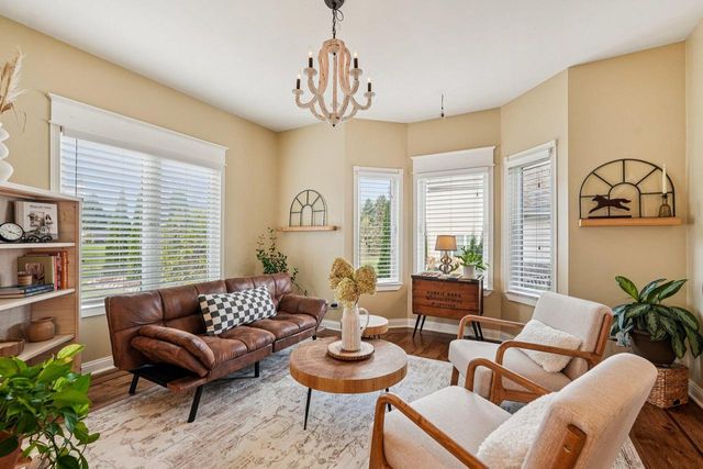 8055 S 85th STREET, Franklin, WI 53132