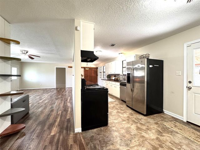 105 Magnolia Lane, Conroe, TX 77304