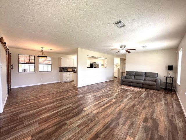 105 Magnolia Lane, Conroe, TX 77304