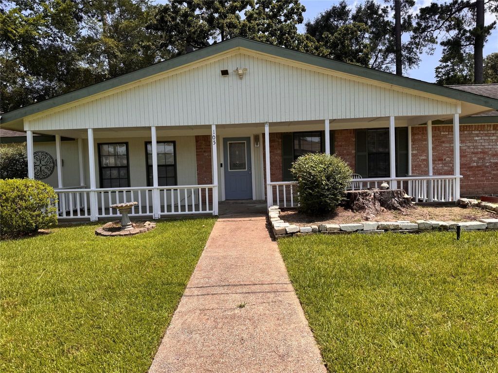 105 Magnolia Lane, Conroe, TX 77304