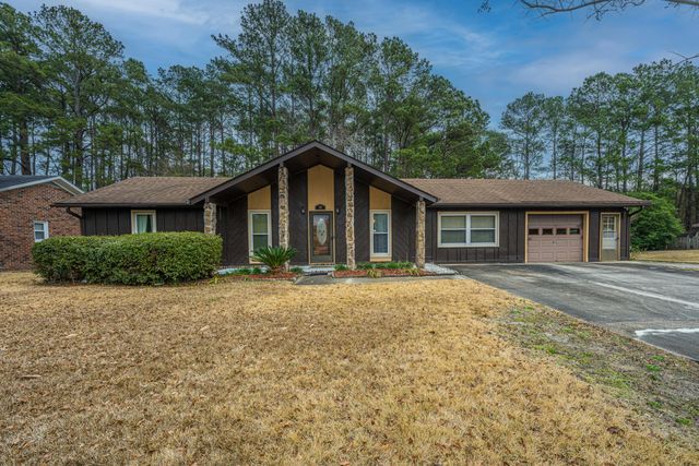 207 Foxborough Rd Road, Goose Creek, SC 29445