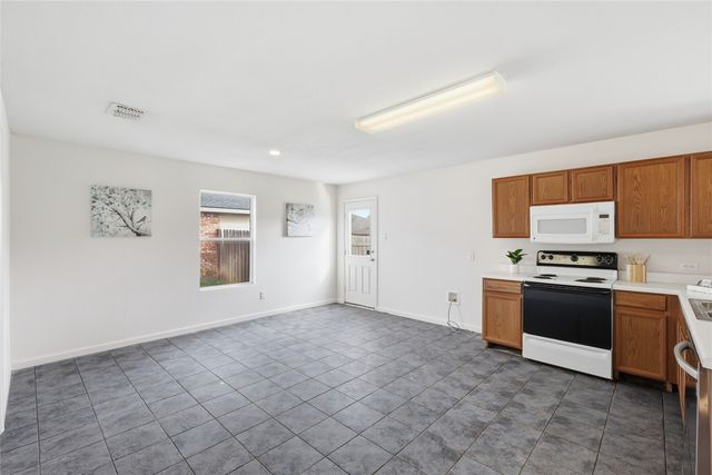 12121 Arbor Lake Road, Rhome, TX 76078