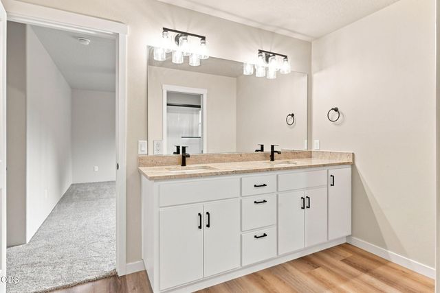 151 SE Champagne Court, Grants Pass, OR 97527