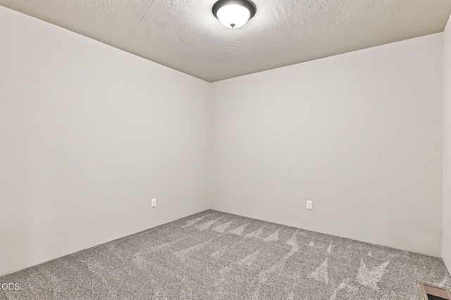 151 SE Champagne Court, Grants Pass, OR 97527