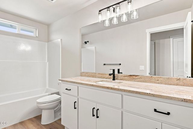 151 SE Champagne Court, Grants Pass, OR 97527