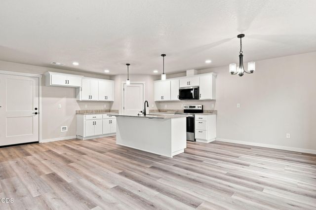 151 SE Champagne Court, Grants Pass, OR 97527