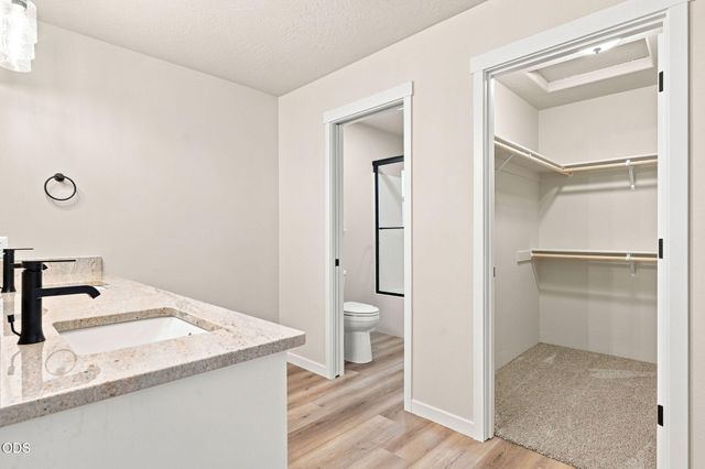 151 SE Champagne Court, Grants Pass, OR 97527