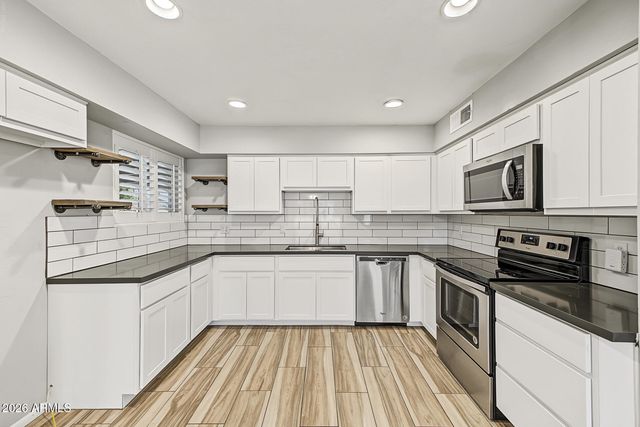 817 E CHERYL Drive, Phoenix, AZ 85020