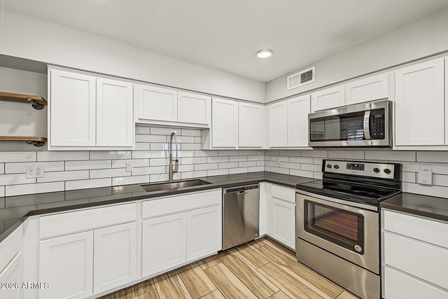 817 E CHERYL Drive, Phoenix, AZ 85020