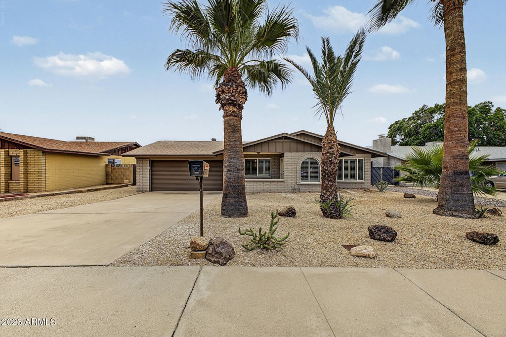 817 E CHERYL Drive, Phoenix, AZ 85020 — photo 2