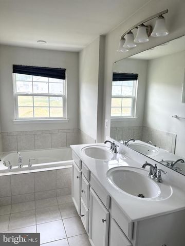 514 LANDING DR, Fredericksburg, VA 22405