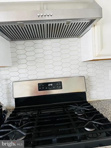 514 LANDING DR, Fredericksburg, VA 22405