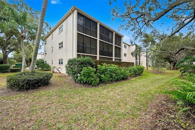 831 MAPLE COURT 310, Dunedin, FL 34698