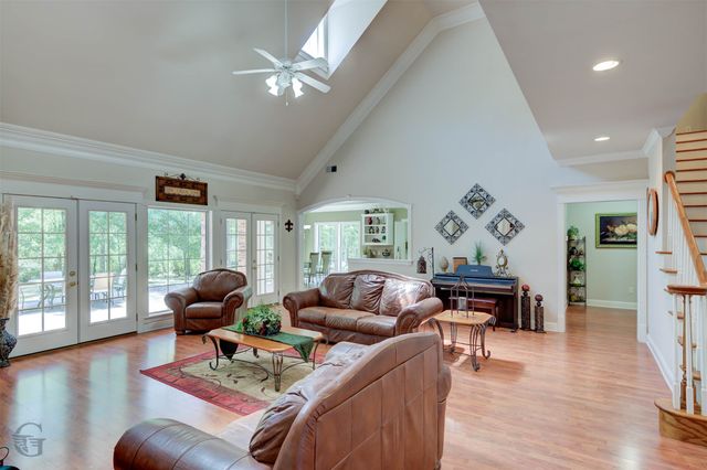 10685 Saint Charles Place, Keithville, LA 71047