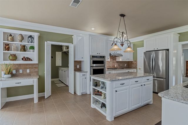 10685 Saint Charles Place, Keithville, LA 71047