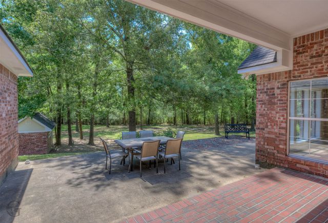 10685 Saint Charles Place, Keithville, LA 71047
