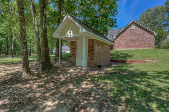10685 Saint Charles Place, Keithville, LA 71047