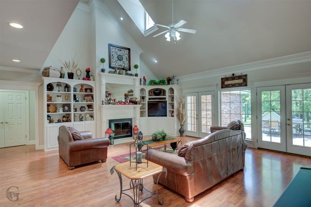 10685 Saint Charles Place, Keithville, LA 71047