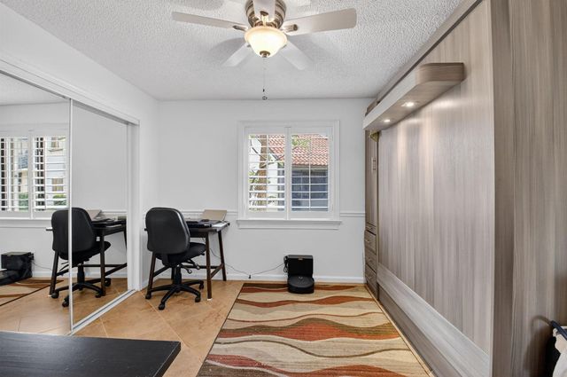 10 Vía De Casas Sur 101, Boynton Beach, FL 33426