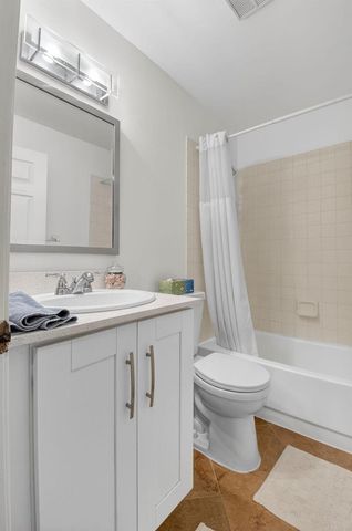 10 Vía De Casas Sur 101, Boynton Beach, FL 33426