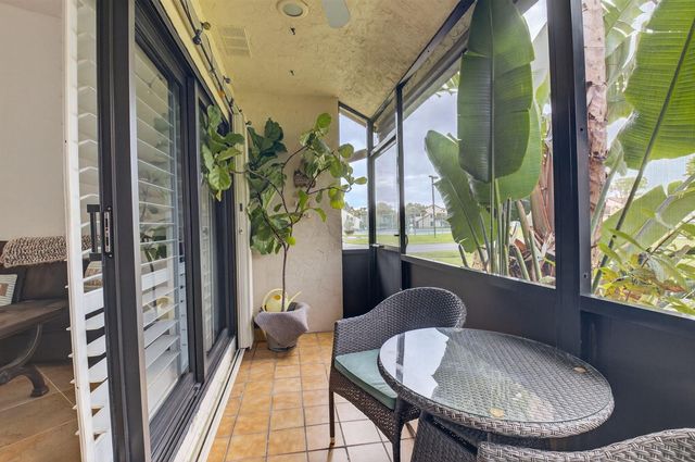 10 Vía De Casas Sur 101, Boynton Beach, FL 33426