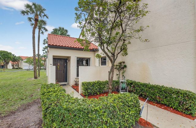 10 Vía De Casas Sur 101, Boynton Beach, FL 33426