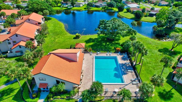10 Vía De Casas Sur 101, Boynton Beach, FL 33426