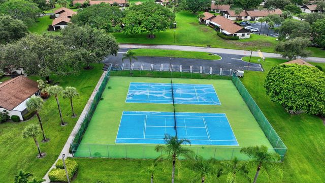 10 Vía De Casas Sur 101, Boynton Beach, FL 33426
