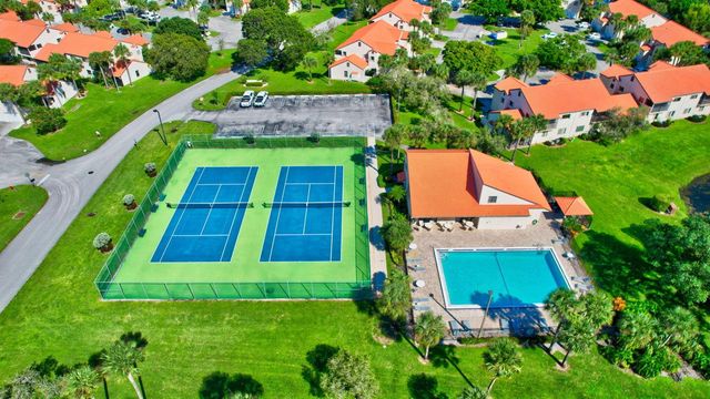10 Vía De Casas Sur 101, Boynton Beach, FL 33426