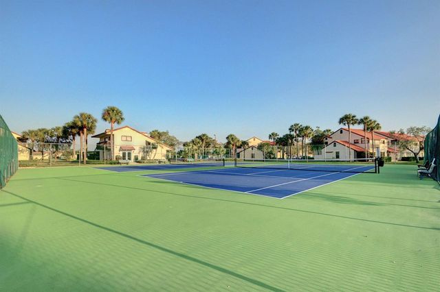 10 Vía De Casas Sur 101, Boynton Beach, FL 33426