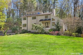 286 Strobel Road, Trumbull, CT 06611