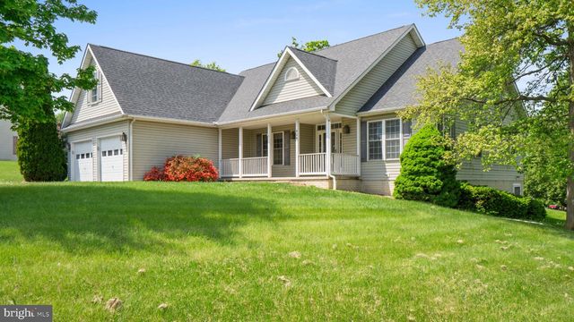 404 MICHIGAN DR, Falling Waters, WV 25419