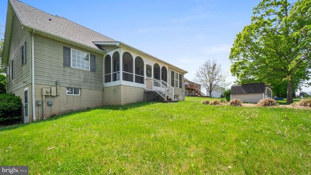 404 MICHIGAN DR, Falling Waters, WV 25419
