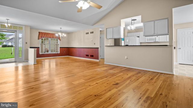 404 MICHIGAN DR, Falling Waters, WV 25419