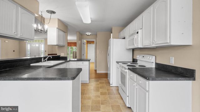 404 MICHIGAN DR, Falling Waters, WV 25419
