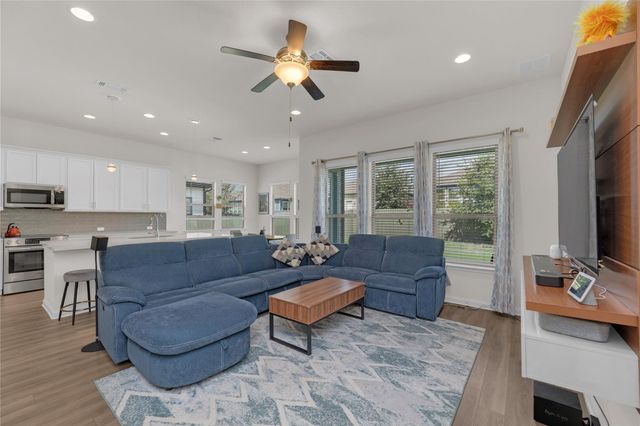 10024 DALLIANCE LN, Manor, TX 78653