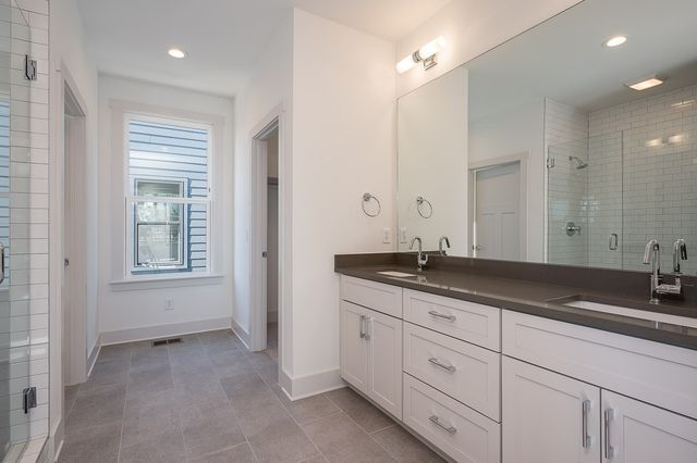 900 Meridian St Apt 1, Nashville, TN 37207