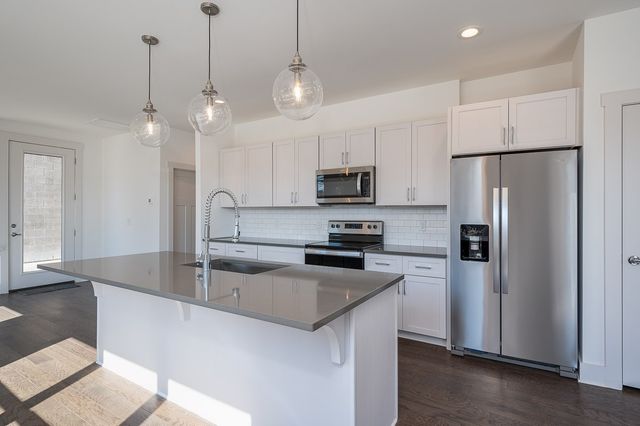 900 Meridian St Apt 1, Nashville, TN 37207