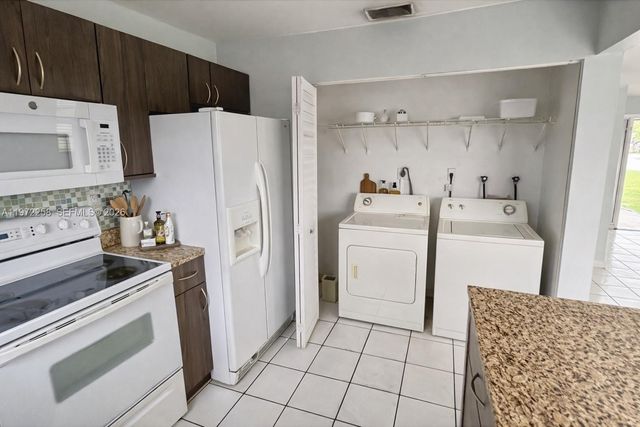 10900 NW 7th St 101, Miami, FL 33172