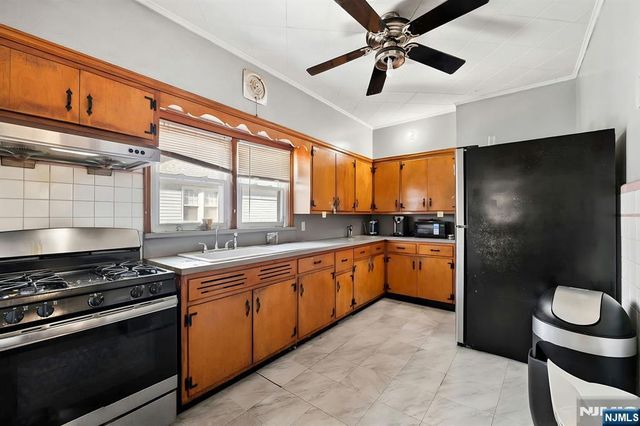 419 Hamilton Street, Harrison, NJ 07029