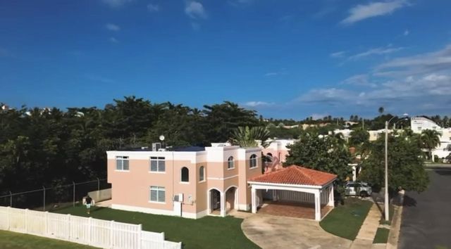 GRAND PALM II CASA F-15 CALLE CEIBA, Vega Alta, PR 00692