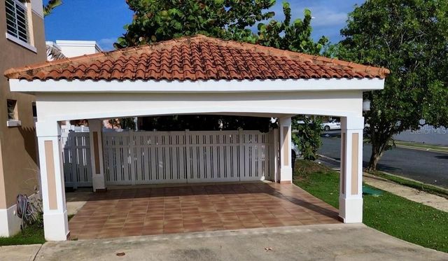 GRAND PALM II CASA F-15 CALLE CEIBA, Vega Alta, PR 00692