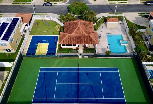 GRAND PALM II CASA F-15 CALLE CEIBA, Vega Alta, PR 00692